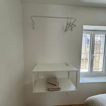 La Halte Des Arenes De - Minimaliste - Ecusson Apartment *