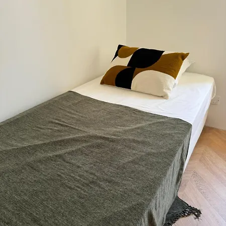 Appartement La Halte Des Arenes De - Minimaliste - Ecusson