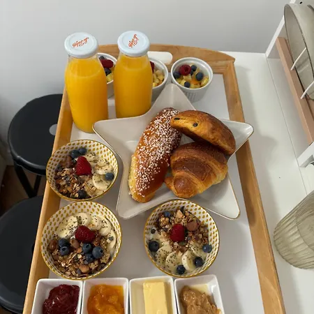 La Halte Des Arenes De - Minimaliste - Ecusson Lägenhet *