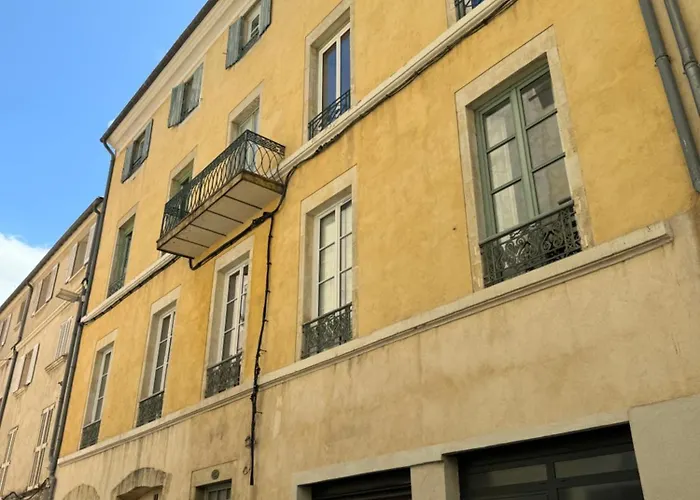 La Halte Des Arenes De - Minimaliste - Ecusson Lägenhet