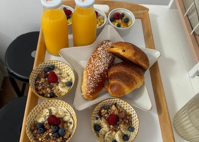 La Halte Des Arenes De - Minimaliste - Ecusson Lägenhet *